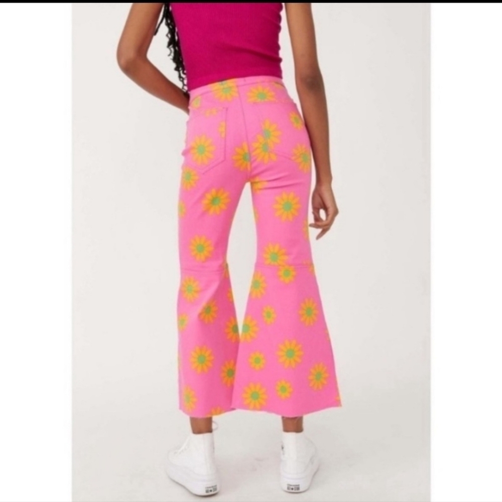 We The Free Youthquake Printed Crop Flare Jeans Size 29 - Picture 7 of 17
